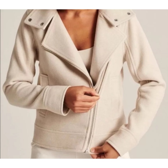 Abercrombie Women's Cream Jacket - Picture 1 of 4